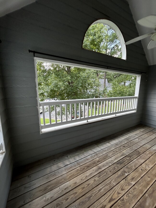 Building Photo - 104 Breezewood Dr