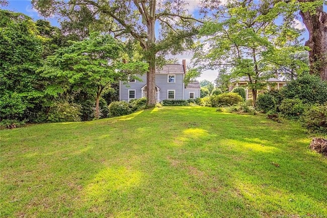 Building Photo - 220 Bradford Ave