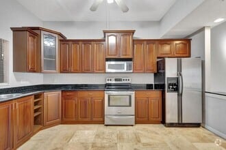 Building Photo - 1620 Presidential Way