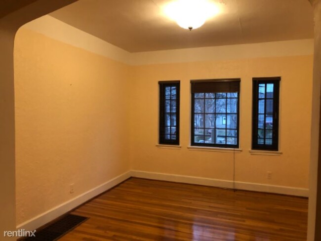 Building Photo - 3401 James St