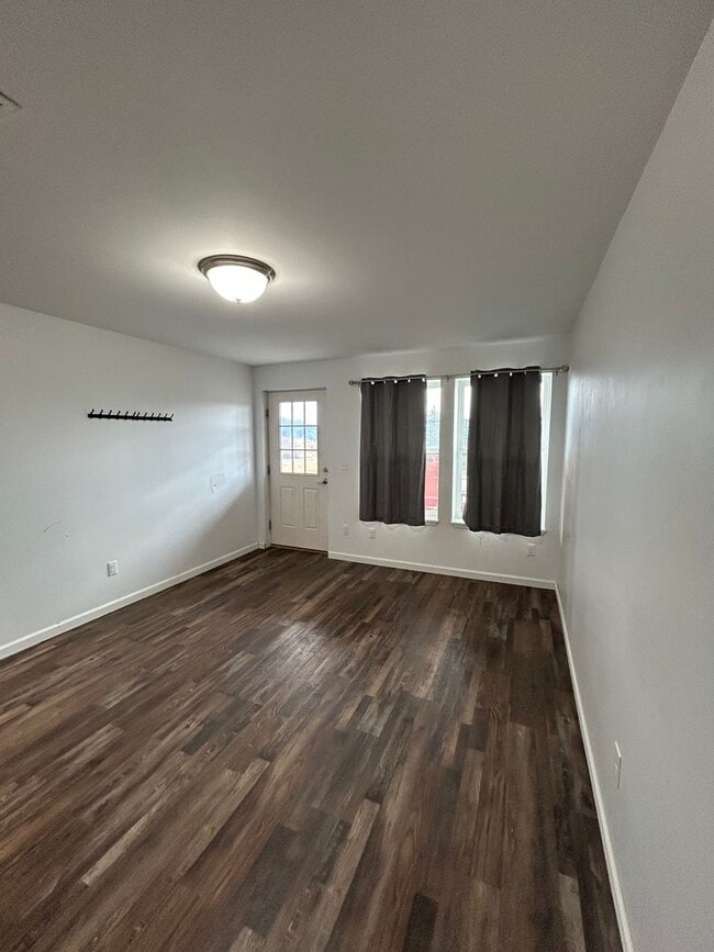 Building Photo - 11 Mullin St