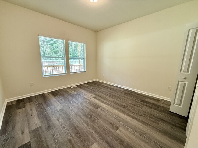 Building Photo - 1582 Hobbs Island Rd SE