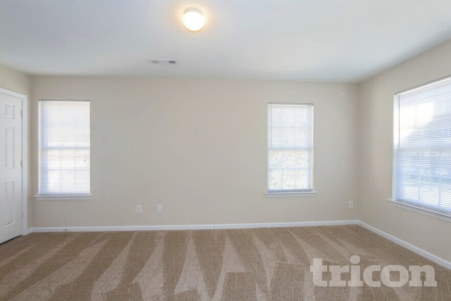 Building Photo - 7117 Roaming Path Ct