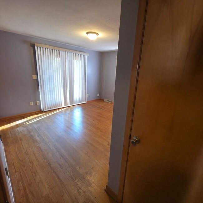 Building Photo - Parma 3-Bedroom Single-Family - Available ...