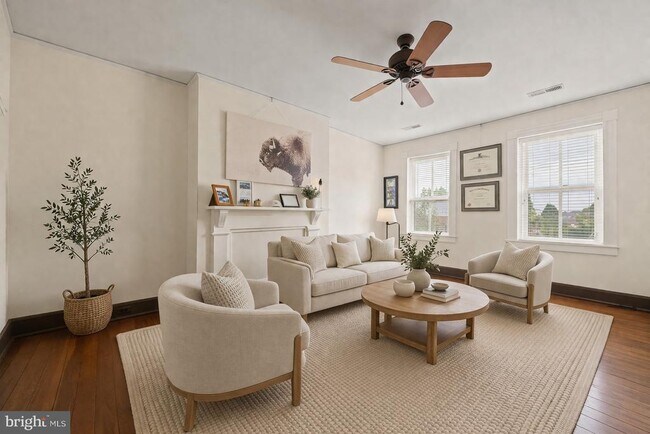 Building Photo - 415 William St