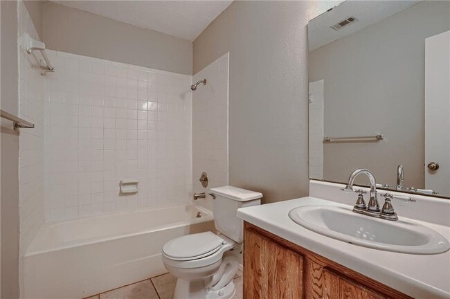 Building Photo - 11405 Walnut Ridge Dr