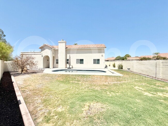 Building Photo - 537 S Danyell Dr
