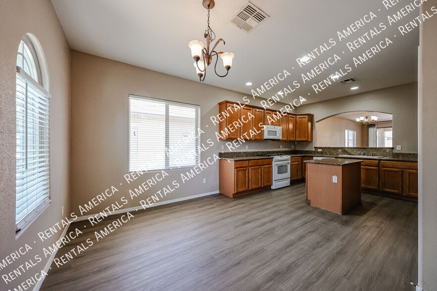 Building Photo - 876 E Riviera Pl