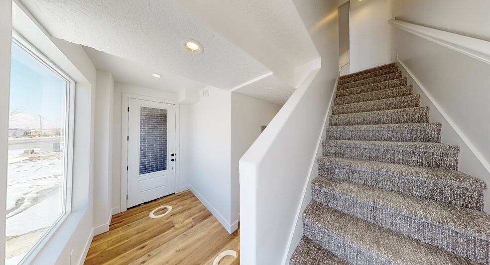 Building Photo - 1864 N 460 W