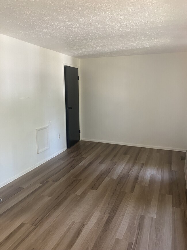 Building Photo - 9223 Redbridge Ct
