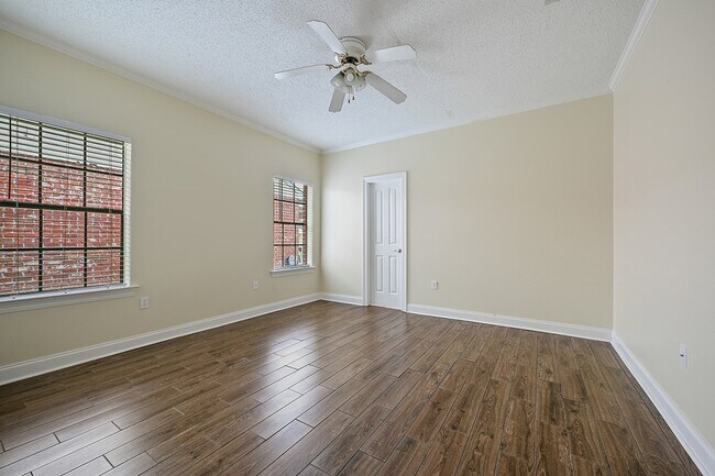 Building Photo - 17418 Deer Lake Ave