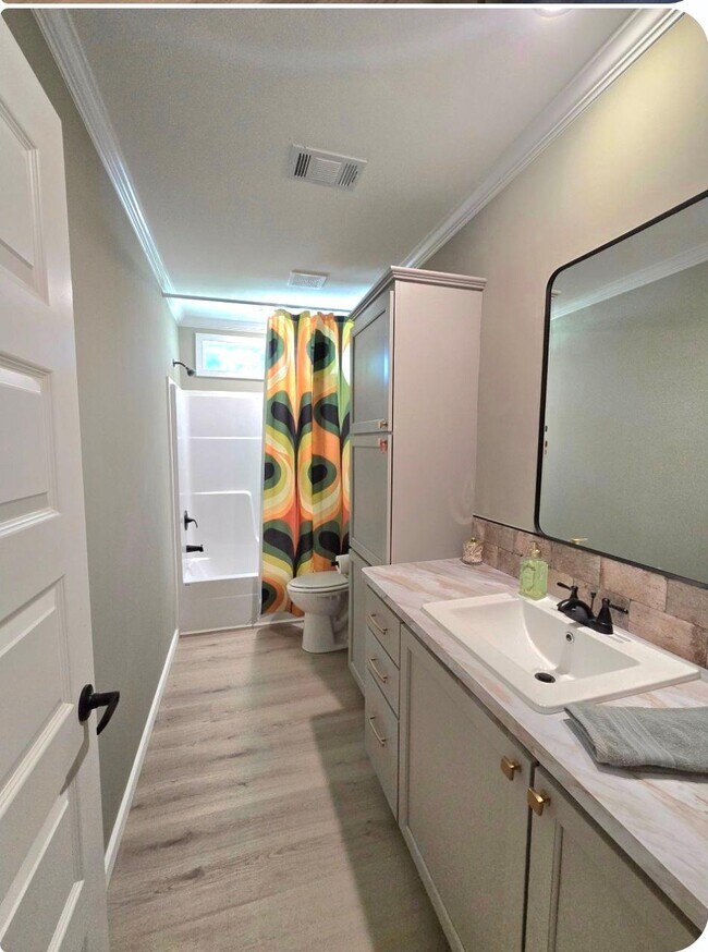 Building Photo - 121 12th St