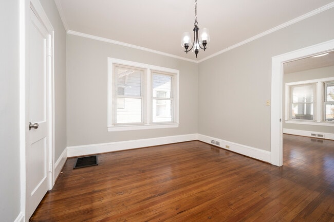 Building Photo - 1614 E 1st St