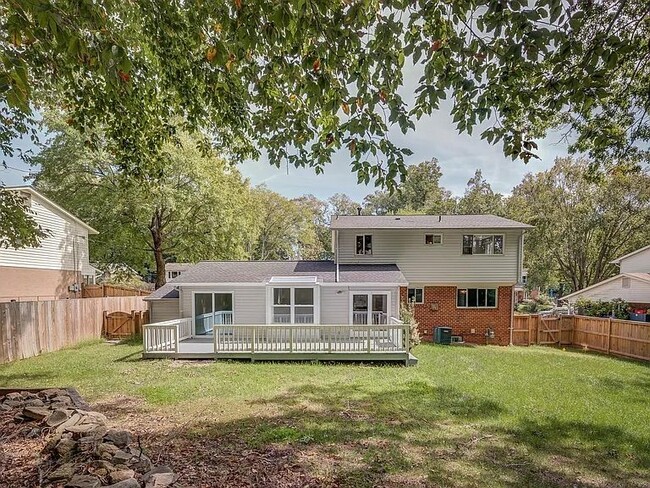 Building Photo - 6812 Landor Ln