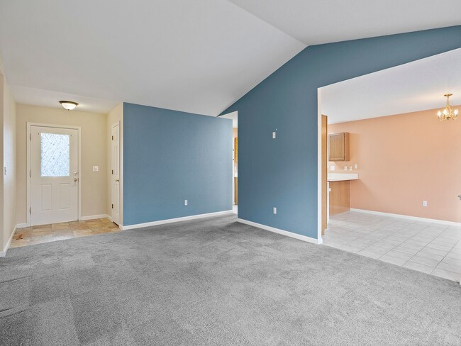 Building Photo - Beautiful 3-Bed Ranch Near Parks, Shops & Dining