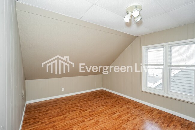 Building Photo - 5055 N 24th St