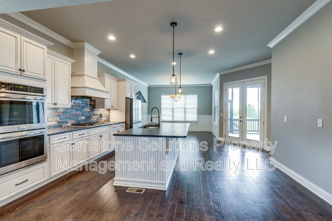 Building Photo - 2944 Hadley Close Ln