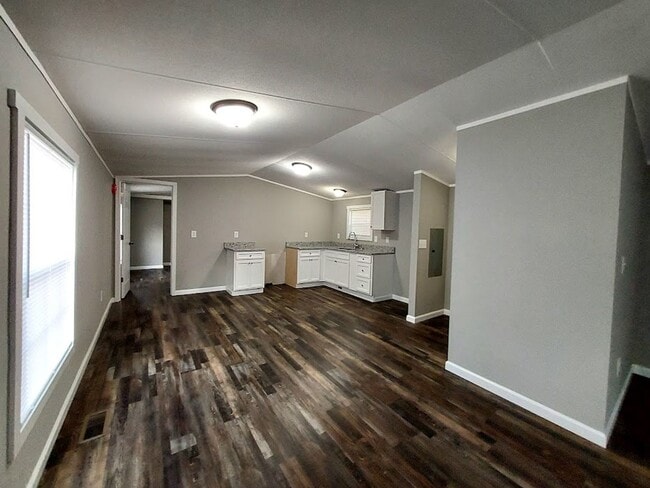Building Photo - 3 Bedroom Mobile Home in West Pelzer
