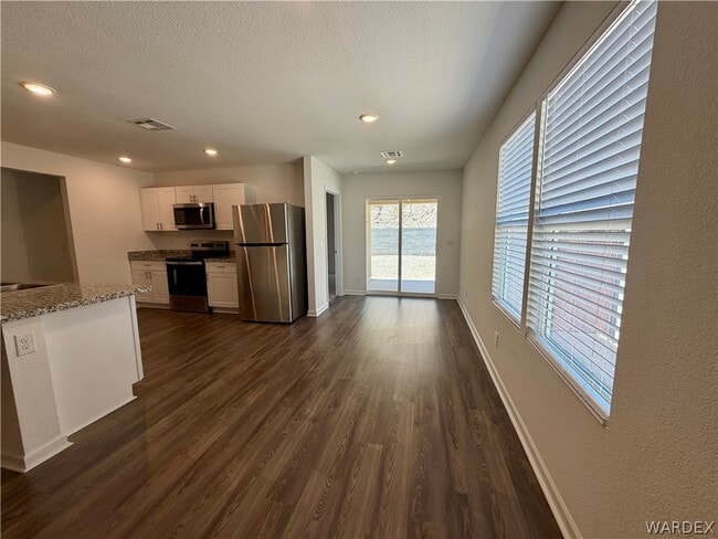 Building Photo - 2388 Tapatio Dr