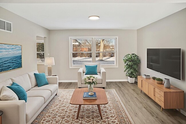 Building Photo - Renovated 4-Bedroom Home in Olympia Fields