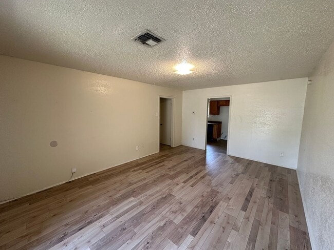 Building Photo - 1106 La Porte Dr