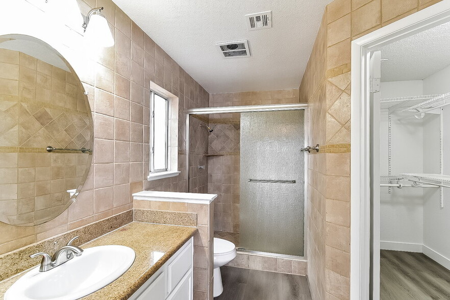 Building Photo - 4361 Faberge Ave