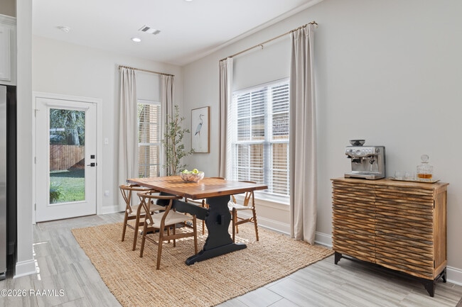 Building Photo - 901 Russo Rd