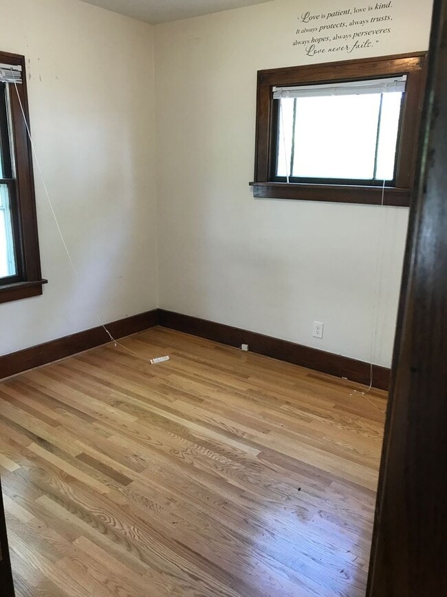 Building Photo - Spacious & Updated Craftsman House in Gifford Park