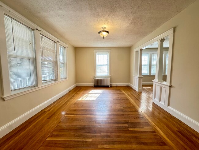 Building Photo - 273 Front St