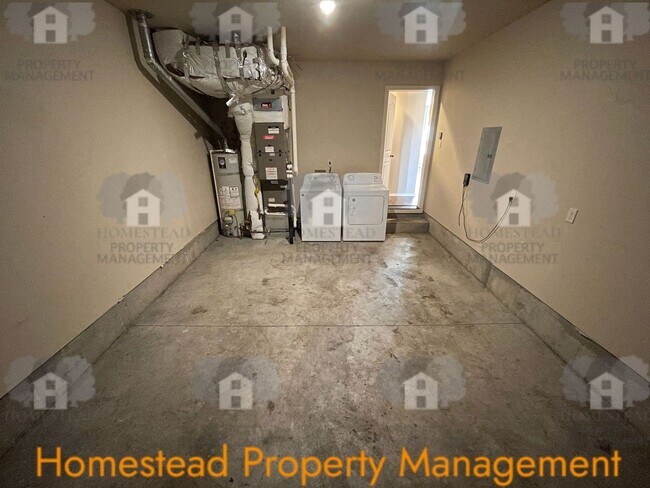 Building Photo - 535