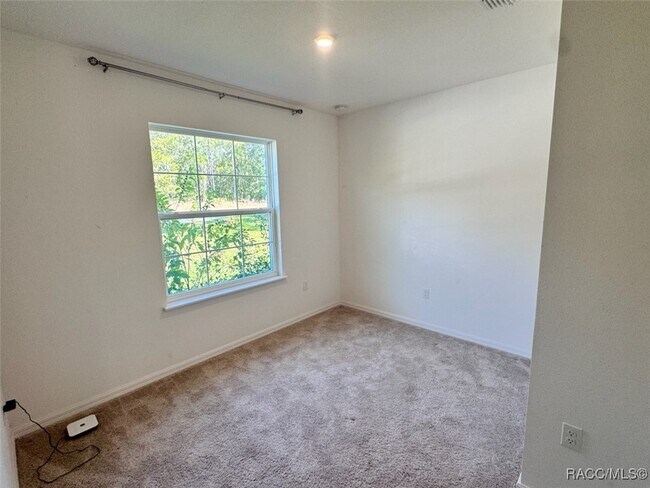 Building Photo - 11400 Chickadee Rd