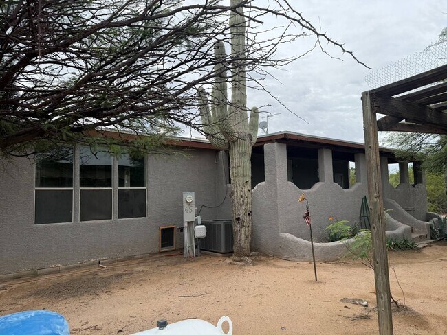 Building Photo - 6575 N Pelto Path