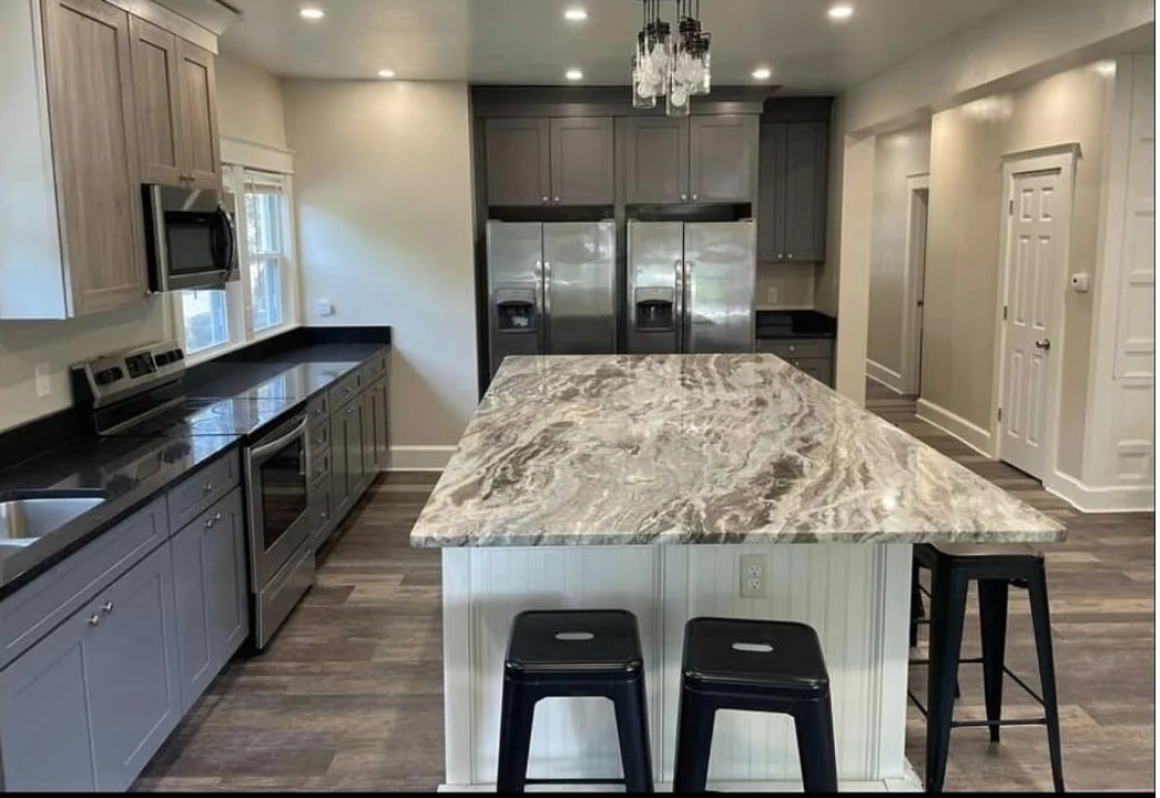 Building Photo - 35 Oak St