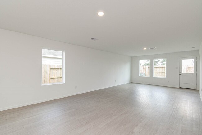 Building Photo - 355 Bush Mdw Ln