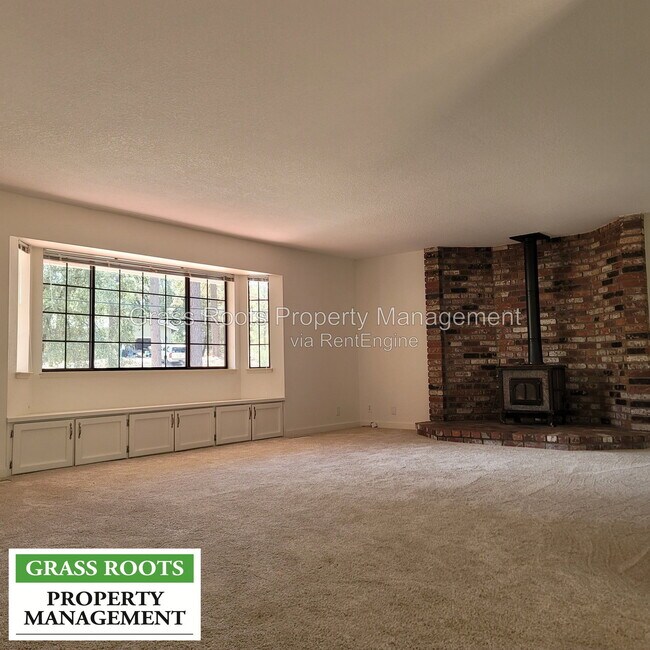 Building Photo - 15099 Fay Rd