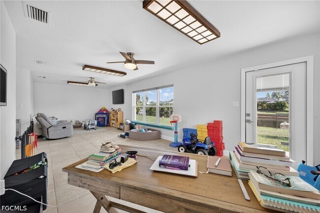 Building Photo - 27256 San Marino Dr