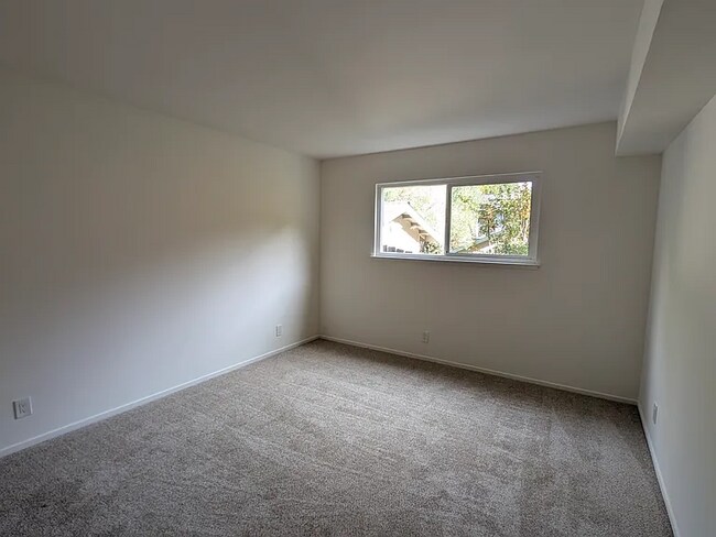 Building Photo - 128 Bothin Rd