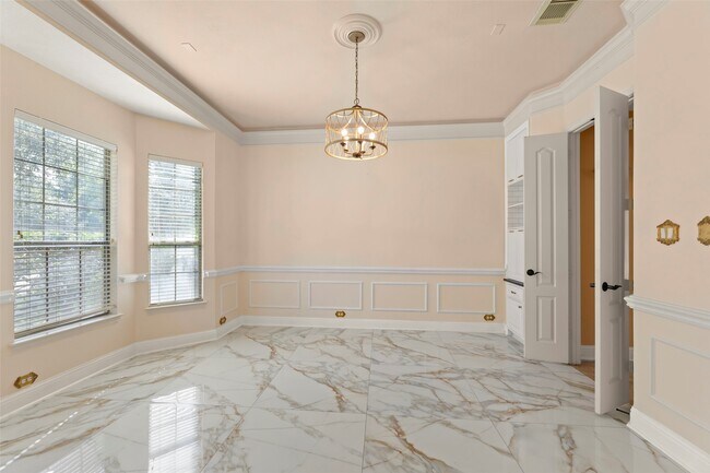 Building Photo - 25314 Greenwell Springs Ln