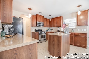 Building Photo - 761 Fountain Gate