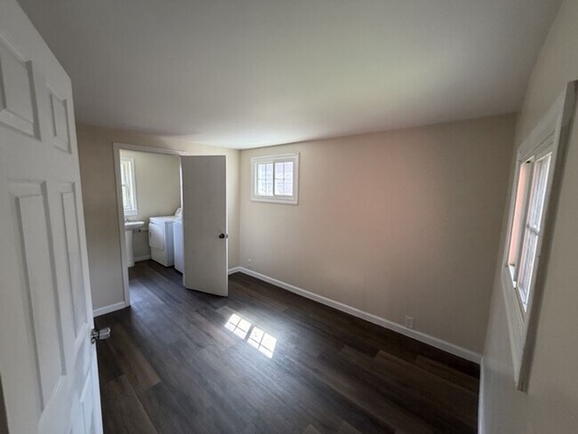 Building Photo - House in Peoria - 2 bedroom, 2 bathroom