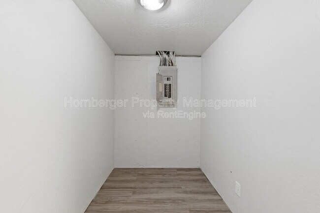 Building Photo - 3939 N Mayfair St