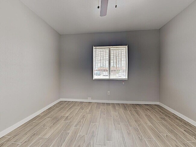 Building Photo - Modern Comfort in Mesa – 2-Bedroom with Ya...