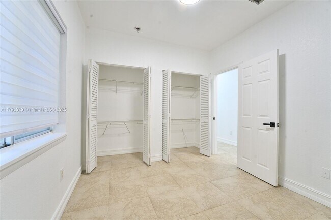 Building Photo - 22725 SW 125th Ave