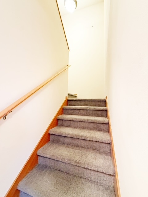 Building Photo - 736 Glenmore Loop