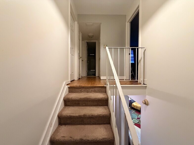 Upstairs - 2 Stevens Pl