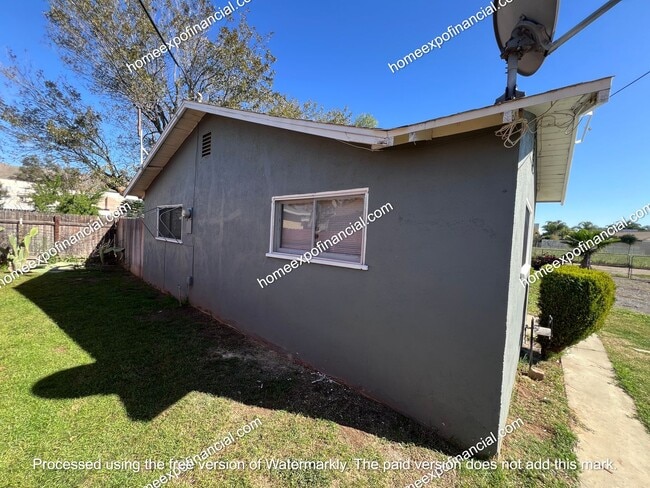 Building Photo - Nice Home For Rent - Duplex with private yard