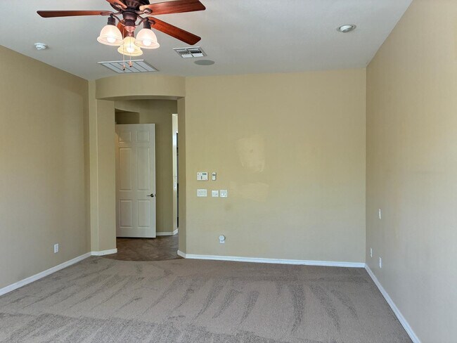 Building Photo - 20973 W Cora Vista