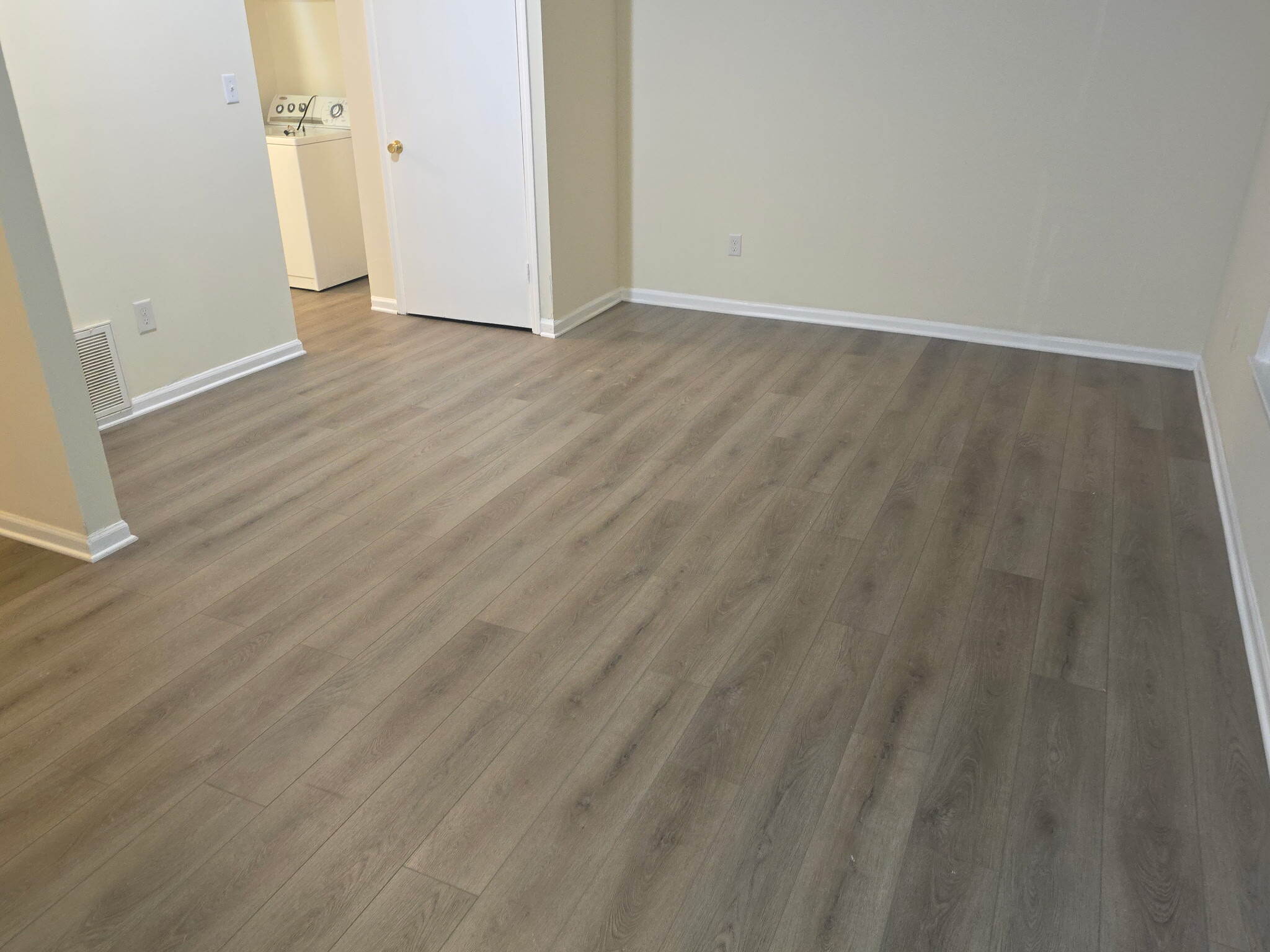 Building Photo - 2110 Kings Gate Cir