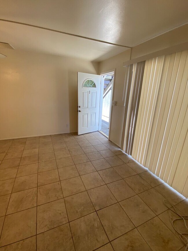 Building Photo - 6681 Del Playa Dr