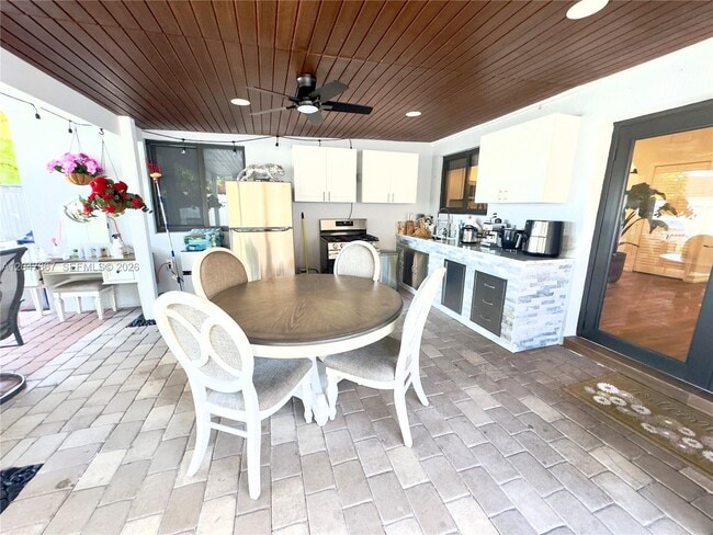 Building Photo - 17833 SW 155th Ct